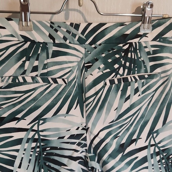 White House Black‎ Market Palm Leaf Print Chino Shorts Size 2 Pockets - Picture 6 of 6
